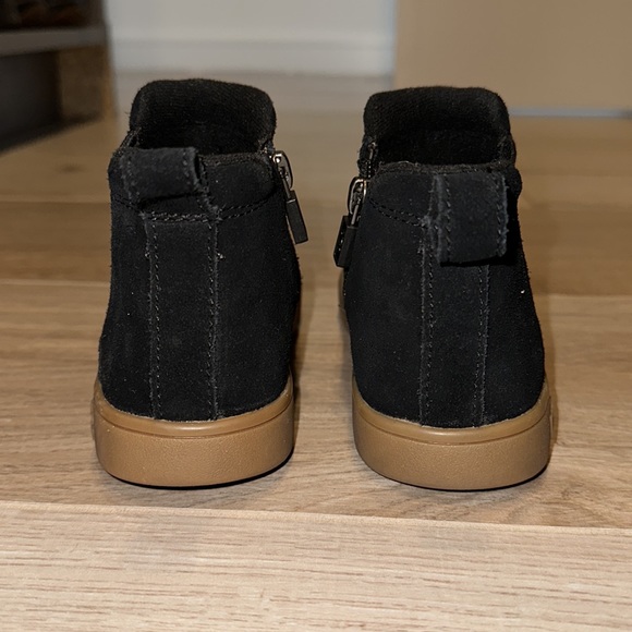 Little Kids Ugg Hamden Boot (12) - Picture 3 of 5